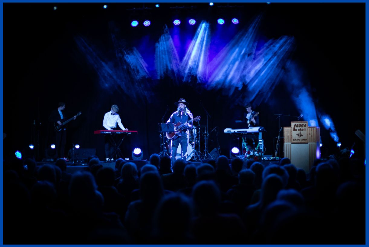 Um 1000 manns á hátíðinni