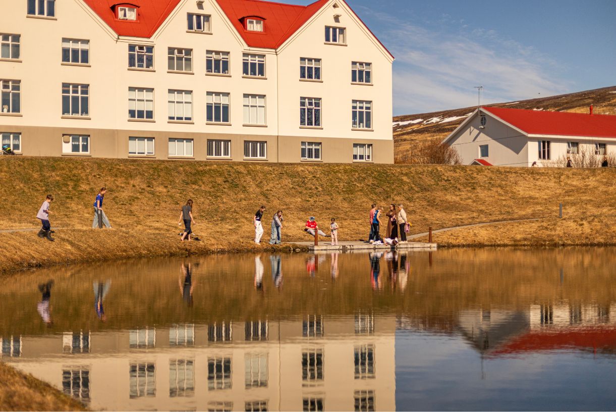 Opið hús á Laugum